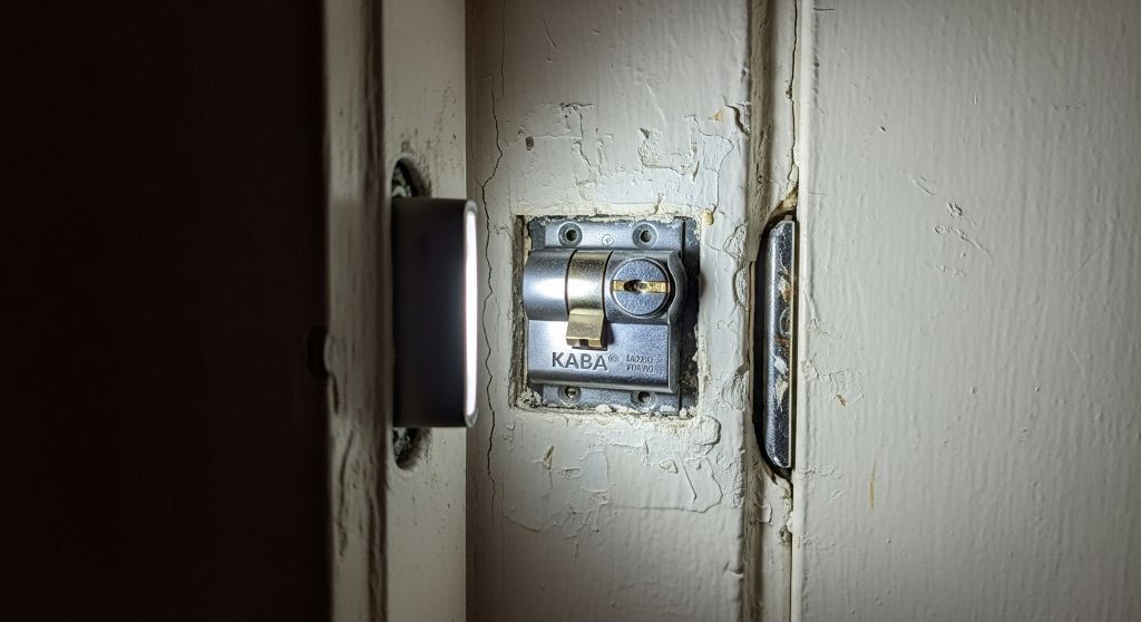 Servicio de Cambio bombillo TESA en Prádena Del Rincón